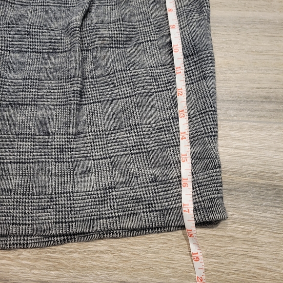 Banana Republic Gray Plaid Pleated Mini Skirt Women's 8 - Picture 6 of 6